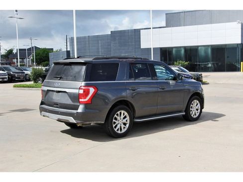 Used 2021 Ford Expedition XLT image 6
