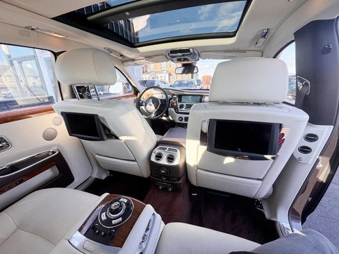 Used 2012 Rolls-Royce Ghost image 21