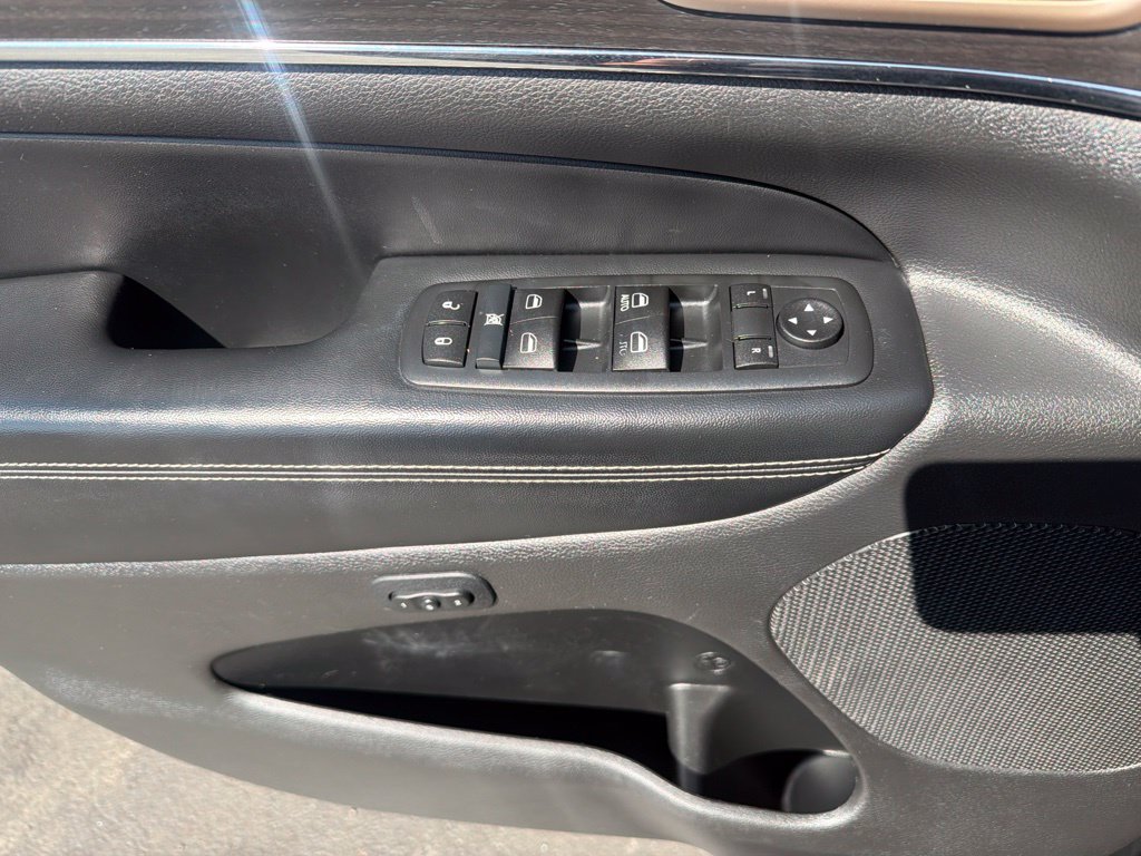 Used 2015 Jeep Grand Cherokee Limited AWD/4WD image 17