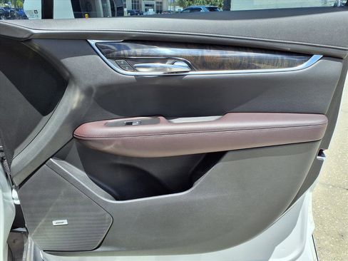 Used 2021 Cadillac XT6 Premium Luxury FWD image 11