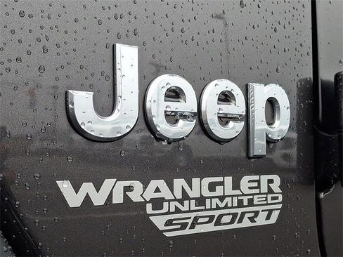 Used 2018 Jeep Wrangler Unlimited Sport image 29