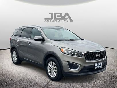 Used 2016 Kia Sorento LX w/ LX Convenience Package