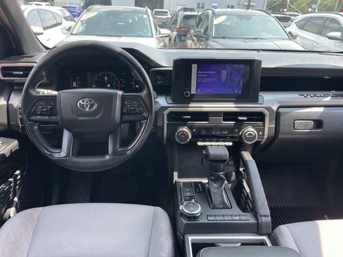 Used 2025 Toyota Tacoma SR5 AWD/4WD image 15