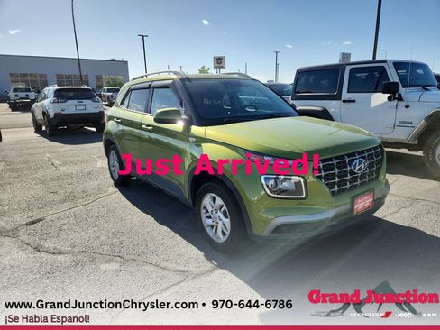 Used 2020 Hyundai Venue SEL FWD image 1
