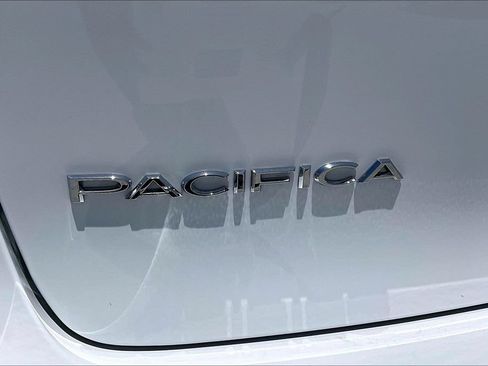 New 2027 Chrysler Pacifica Select FWD image 25