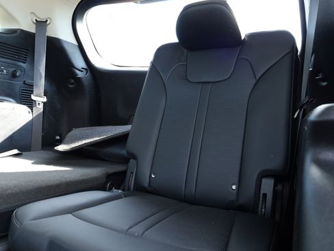 Used 2025 Kia Sorento EX image 16