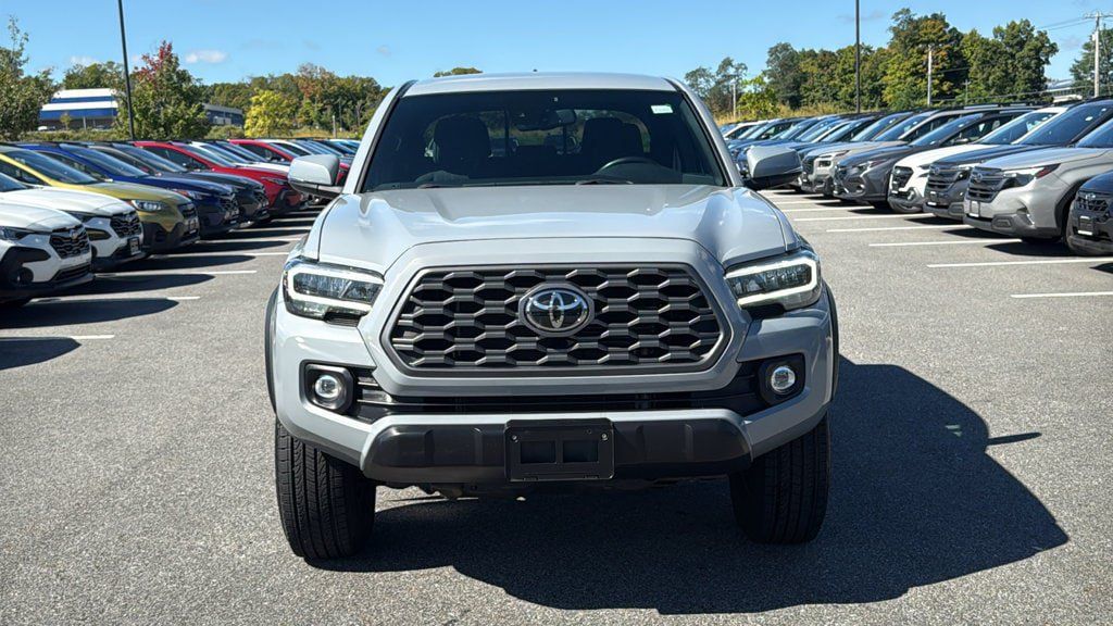 Used 2020 Toyota Tacoma TRD Off-Road AWD/4WD image 2