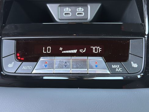 Used 2025 BMW M850i xDrive AWD/4WD image 22