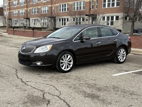 Used 2013 Buick Verano FWD image 2