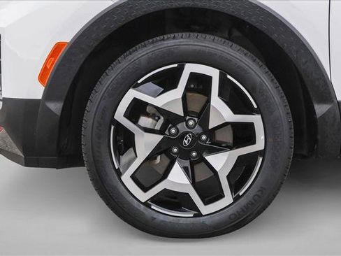 Certified 2024 Hyundai Santa Cruz Limited image 9