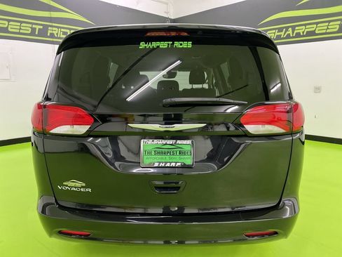 Used 2024 Chrysler Voyager LX FWD image 8