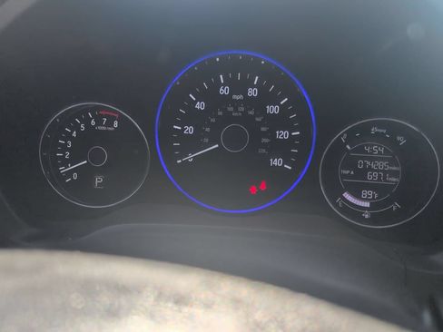 Used 2018 Honda HR-V EX image 4