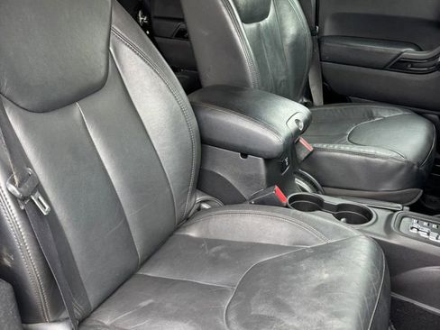 Used 2015 Jeep Wrangler Unlimited Sahara AWD/4WD image 23