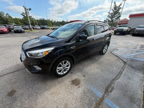 Used 2018 Ford Escape SE AWD/4WD image 3