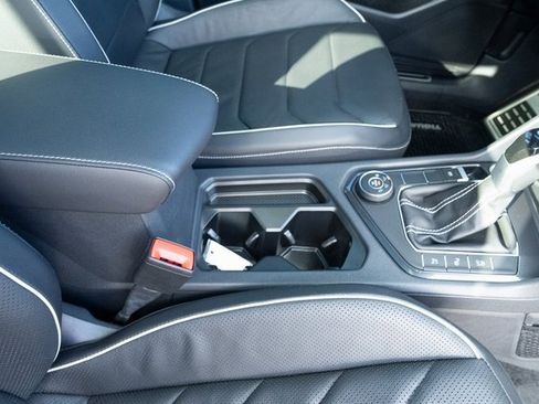 Used 2024 Volkswagen Tiguan SEL R-Line image 41