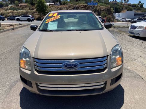 Used 2006 Ford Fusion S FWD image 2