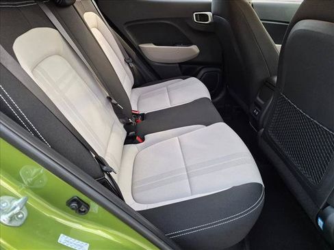 Used 2024 Hyundai Venue SEL FWD image 19