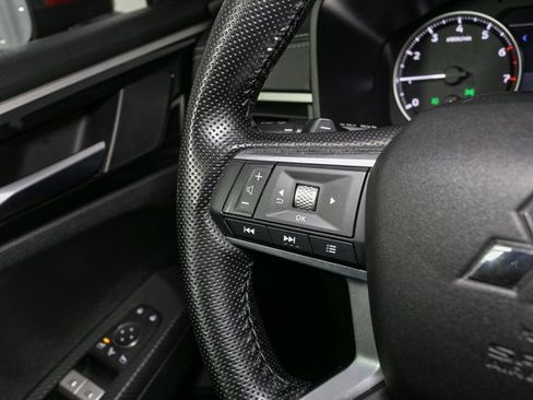 Used 2024 Mitsubishi Outlander SE image 30