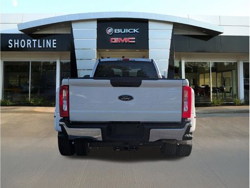 Used 2025 Ford F350 XLT AWD/4WD image 4