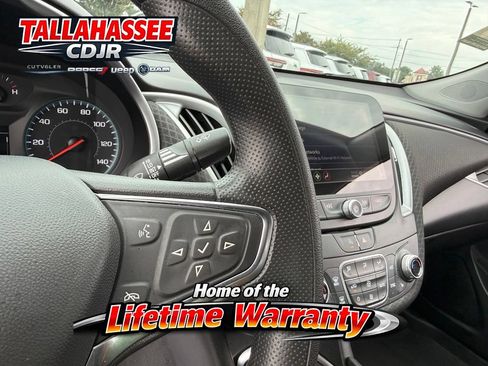 Used 2025 Chevrolet Malibu LT FWD image 18