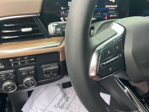 Used 2025 Chevrolet Tahoe High Country image 11