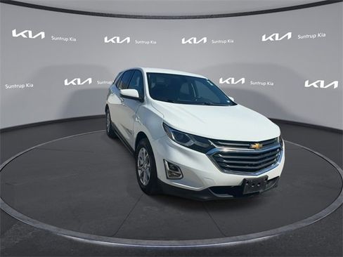 Used 2019 Chevrolet Equinox LT image 3
