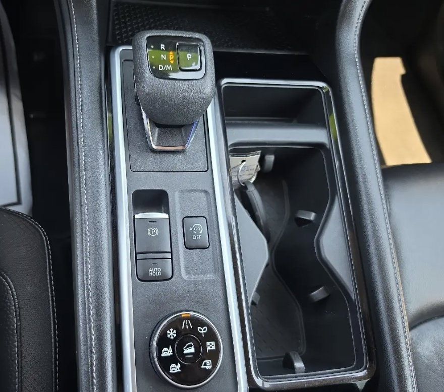 Used 2022 Nissan Pathfinder SL AWD/4WD image 24