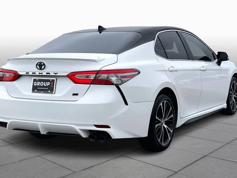Used 2019 Toyota Camry SE w/ Convenience Package image 13