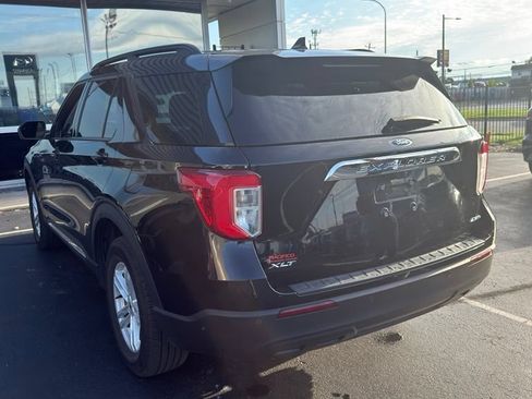 Used 2023 Ford Explorer XLT AWD/4WD image 7