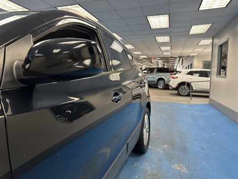 Used 2011 Hyundai Tucson GLS w/ Navigation Pkg 2 image 17