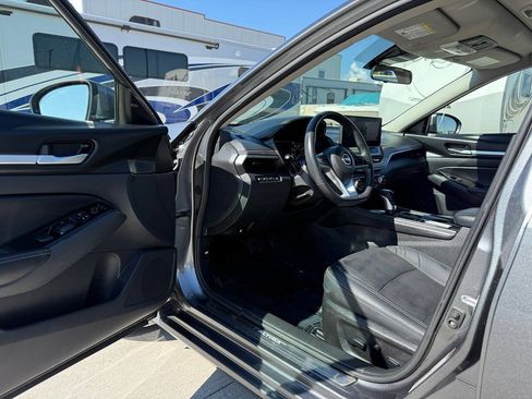 Used 2024 Nissan Altima 2.5 SL AWD/4WD image 16