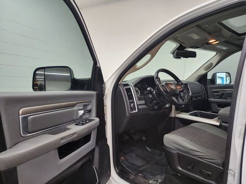 Used 2017 RAM 2500 Big Horn w/ Sport Appearance Group AWD/4WD image 11