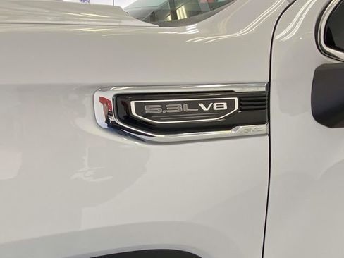 Used 2025 GMC Sierra 1500 SLT image 8