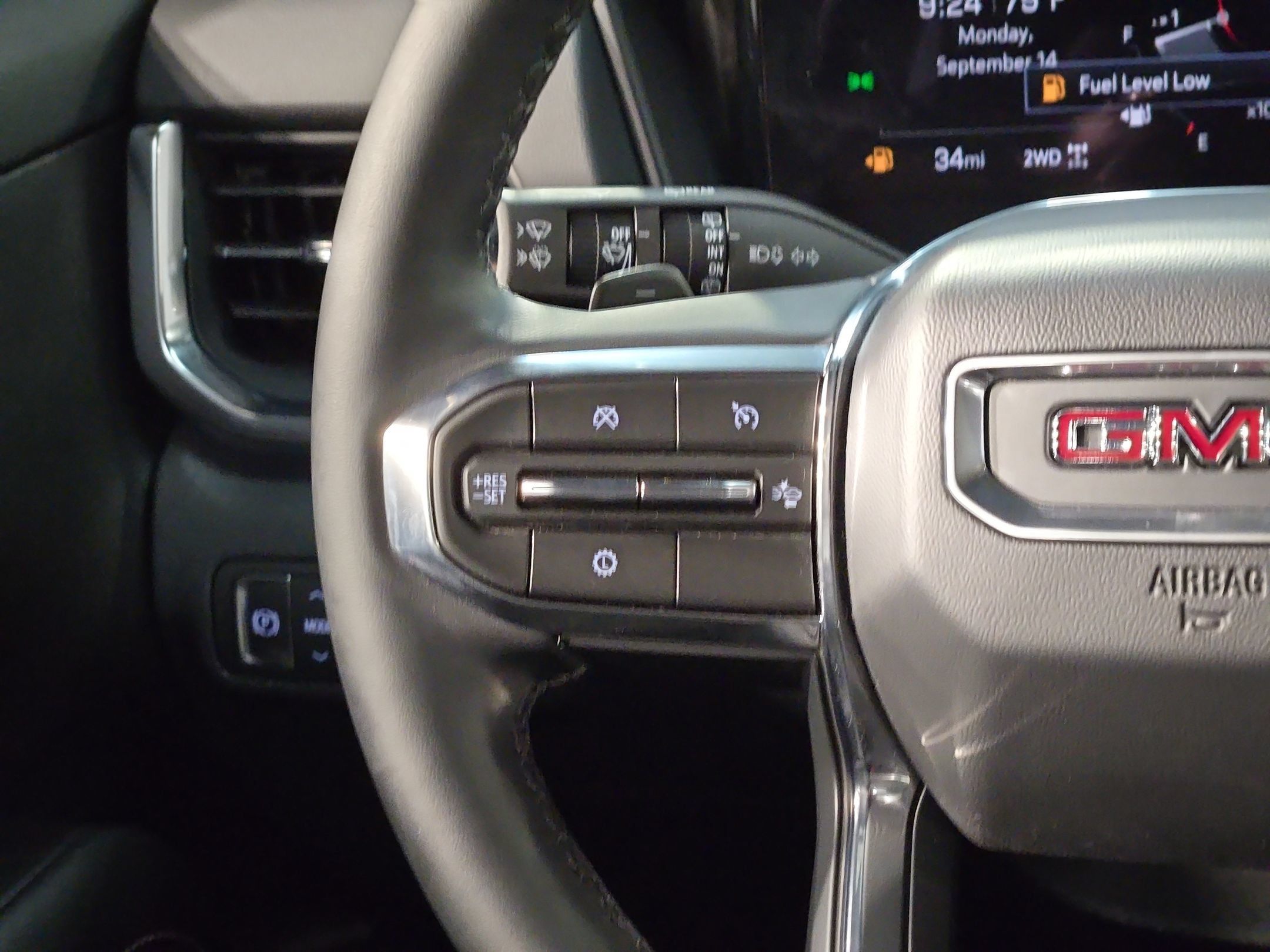 Used 2025 GMC Terrain Elevation AWD/4WD image 27