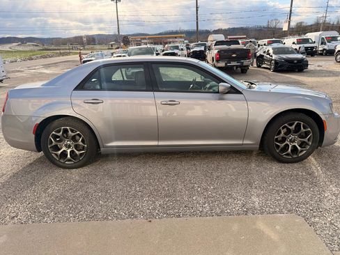 Used 2016 Chrysler 300 S image 2