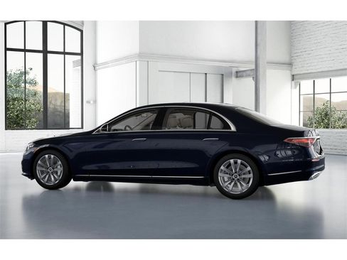 Certified 2022 Mercedes-Benz S 500 4MATIC image 32