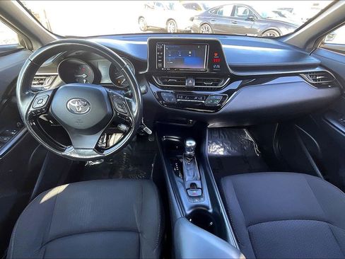 Used 2018 Toyota C-HR XLE image 27