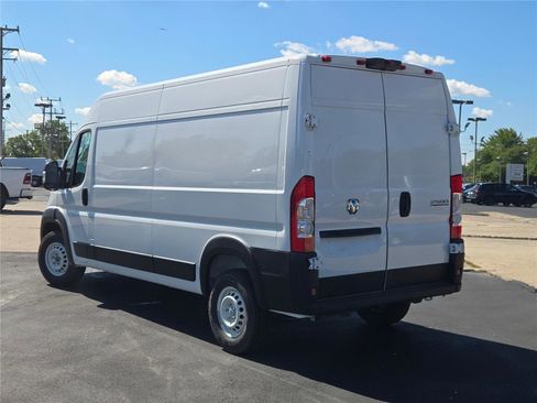 Used 2025 RAM ProMaster 2500 w/ Storage Group image 16