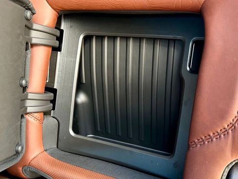 Used 2025 GMC Sierra 2500 Denali Ultimate image 24