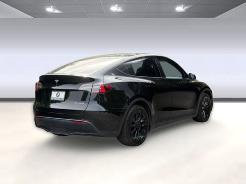 Used 2021 Tesla Model Y Long Range AWD/4WD image 9