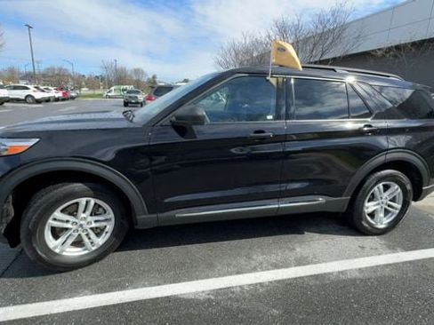 Used 2023 Ford Explorer XLT w/ Equipment Group 202A AWD/4WD image 6