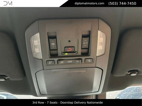 Used 2025 Toyota Highlander Platinum image 42