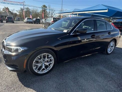 Used 2025 BMW 330i Sedan image 4