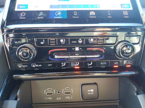 Used 2025 Jeep Grand Cherokee L Overland w/ Luxury Tech Group IV image 25