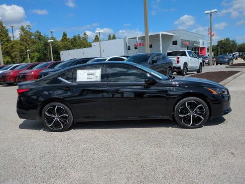 New 2025 Nissan Altima 2.5 SR image 4