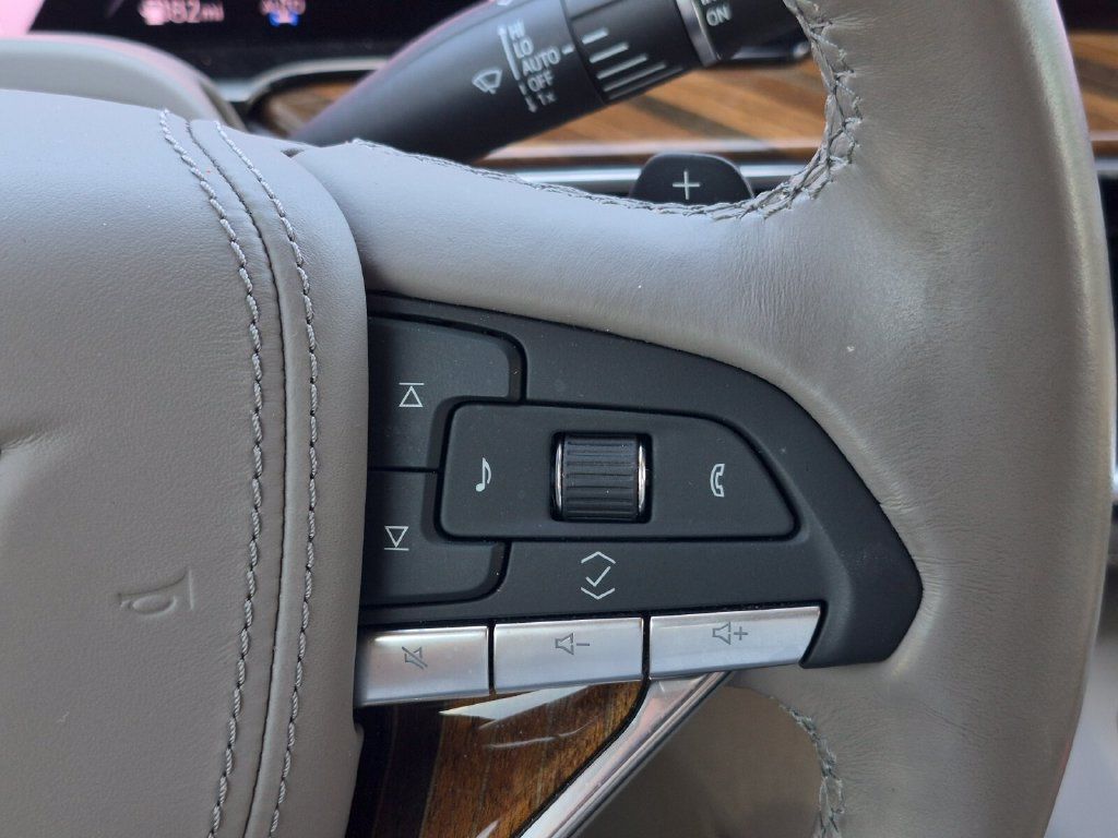 Used 2024 Cadillac Escalade Premium Luxury Platinum w/ Heavy-Duty Trailer Package AWD/4WD image 30