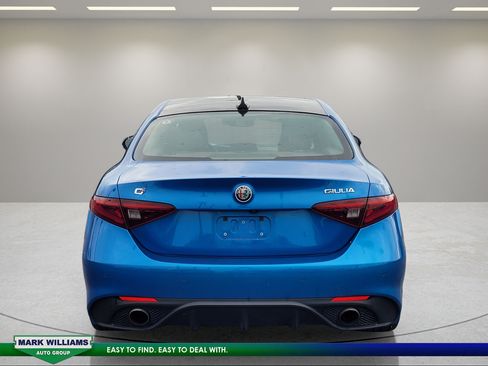 Used 2018 Alfa Romeo Giulia AWD image 5