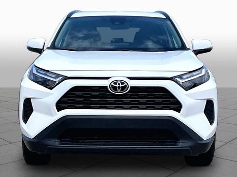 Used 2025 Toyota RAV4 XLE image 4