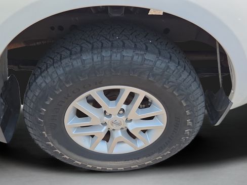 Used 2018 Nissan Frontier SV w/ Value Truck Package AWD/4WD image 31