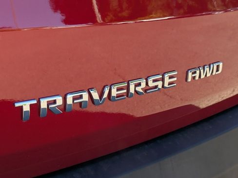 Used 2022 Chevrolet Traverse LT image 36